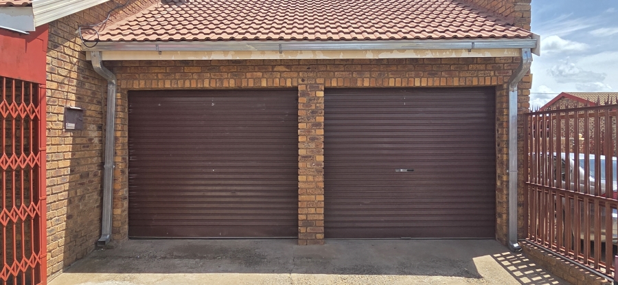 3 Bedroom Property for Sale in Tlhageng Northern Cape